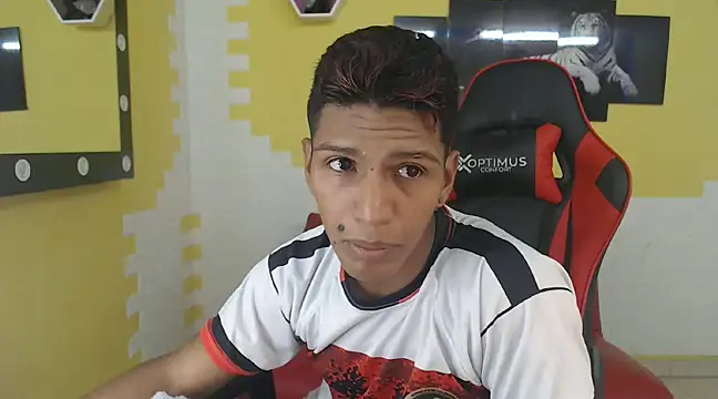 mau elixxx online show from 12/31/24, 07:18