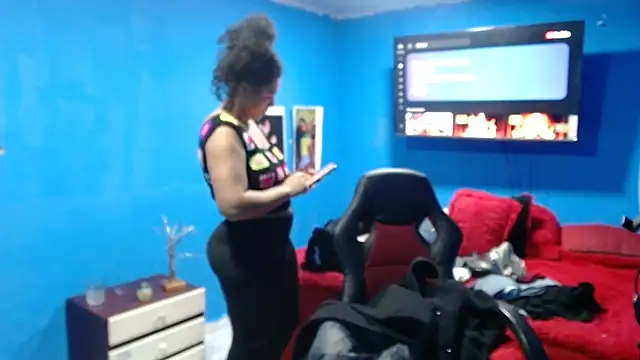 Snapshot of bellacrespalatina chatting on 11/18/25, 08:24 bellacrespalatina online show from 11/18/25, 08:24