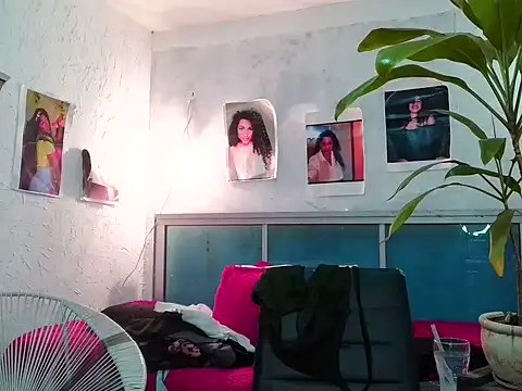 bellacrespalatina online show from 03/24/26, 04:23