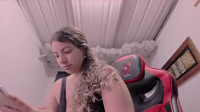 Lauu G online show from 09/17/25, 09:11