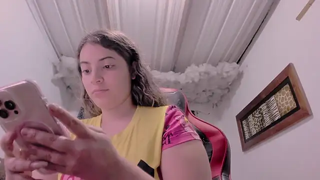 Lauu G online show from 09/28/25, 02:39