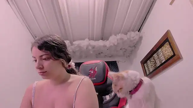 Lauu G online show from 09/29/25, 09:14