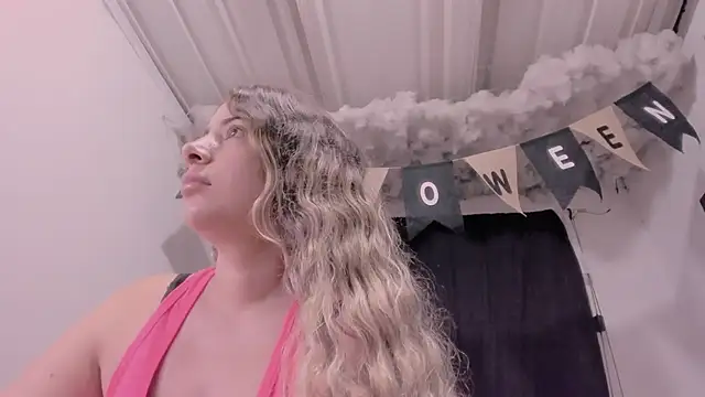 Lauu G online show from 10/23/25, 09:19