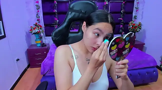 ChloeeTompson  online show from 01/31/25, 02:04