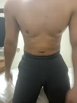 YU-KI00 online show from 11/11/25, 10:04