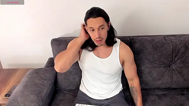 Lorenzoferrec online show from 02/28/26, 02:45