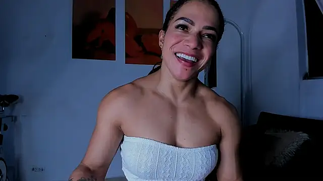 Snapshot of alexafit chatting on 11/10/25, 07:57 alexafit online show from 11/10/25, 07:57