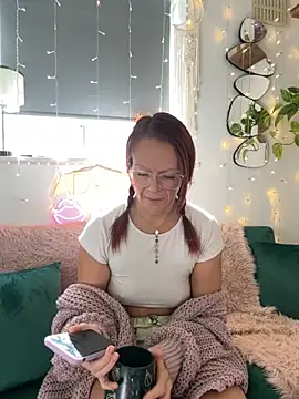 Snapshot of MelodyRoseUk chatting on 09/22/25, 09:22 MelodyRoseUk online show from 09/22/25, 09:22