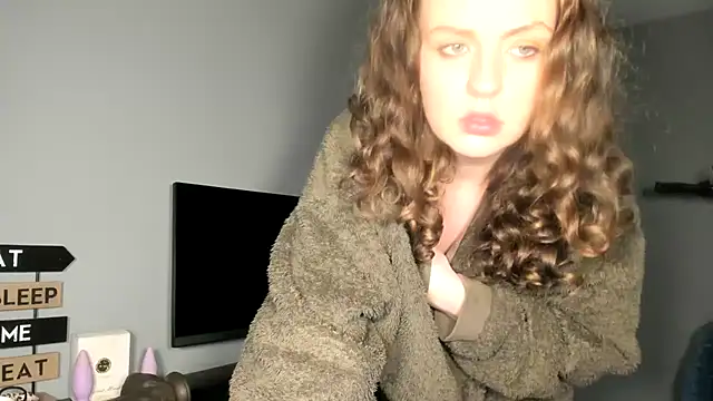 ENGLISHEMILY 69 online show from 03/05/25, 08:00