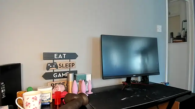 ENGLISHEMILY 69 online show from 03/08/25, 10:43