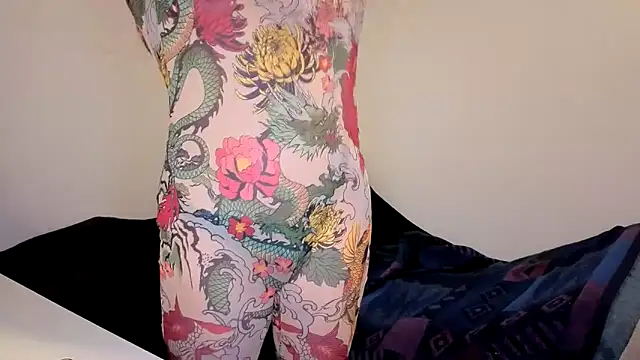 ENGLISHEMILY 69 online show from 12/17/25, 09:21