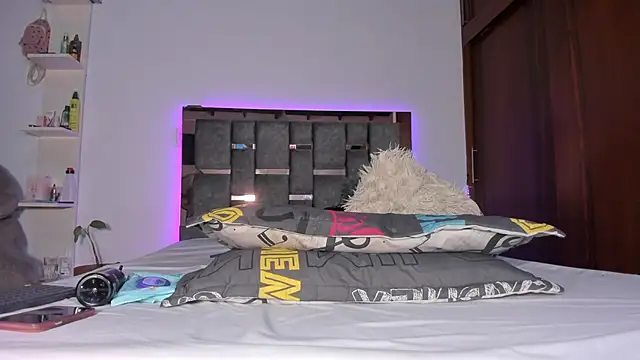 Carol M8 online show from 09/26/25, 03:21