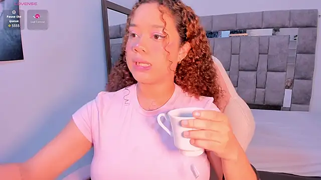 zulyjones online show from 10/10/25, 12:37