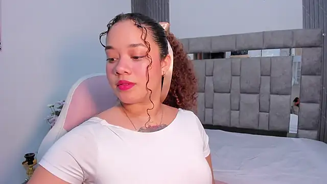 zulyjones online show from 11/17/25, 07:08