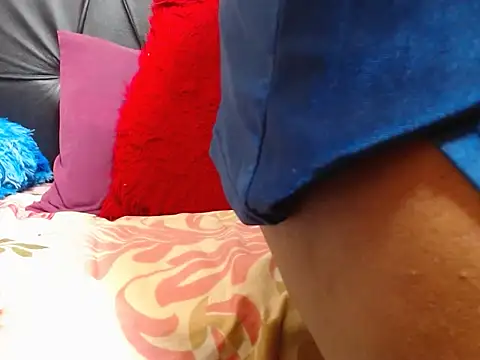 Snapshot of SexinessBae chatting on 10/19/25, 04:02 SexinessBae online show from 10/19/25, 04:02