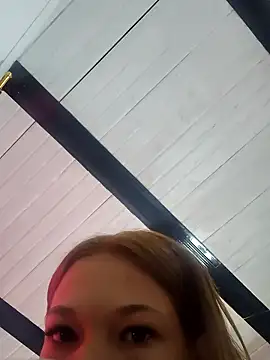 Snapshot of carolanyi chatting on 01/15/26, 04:22 carolanyi online show from 01/15/26, 04:22