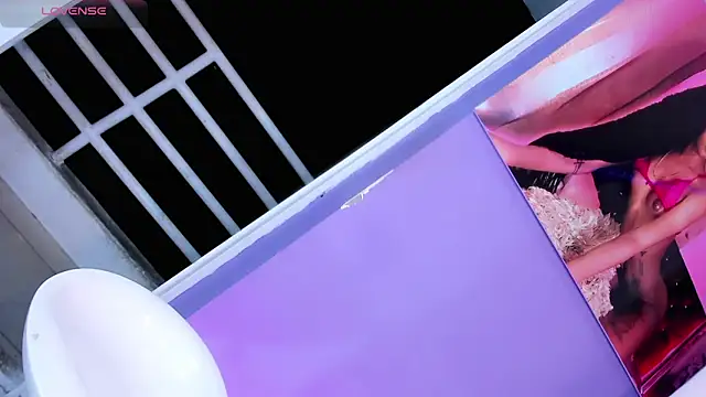 thifanny black online show from 10/09/25, 06:11