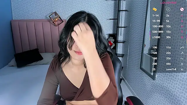 Snapshot of DENISERICHARD2 chatting on 10/07/25, 12:24 DENISERICHARD2 online show from 10/07/25, 12:24