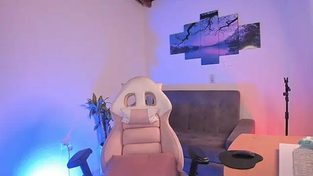 Snapshot of odelei chatting on 02/28/25, 07:37 odelei online show from 02/28/25, 07:37