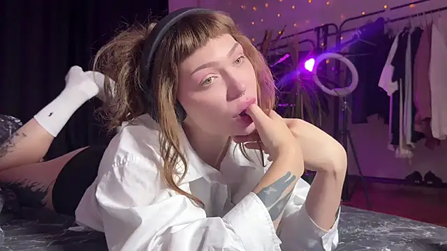 PaulaPratt online show from 12/13/24, 06:10