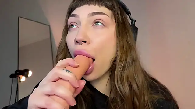 PaulaPratt online show from 02/21/25, 03:56