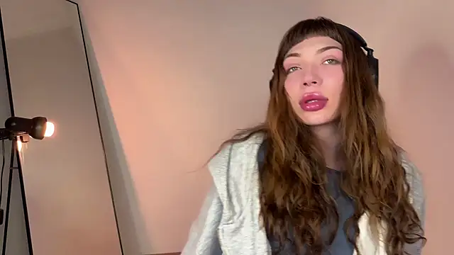 PaulaPratt online show from 03/12/25, 04:30