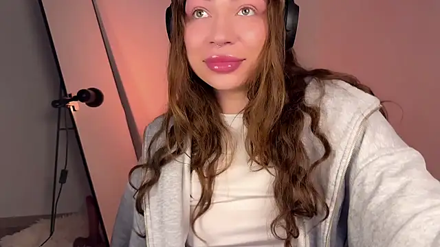 PaulaPratt online show from 03/19/25, 07:07