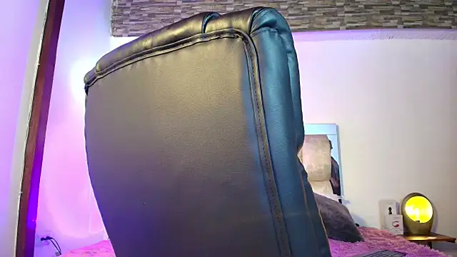 Snapshot of dakota_Robbins_ chatting on 02/09/25, 11:36 dakota Robbins online show from 02/09/25, 11:36