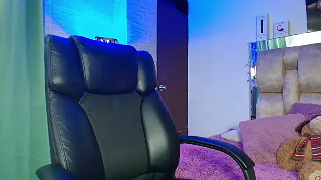 Snapshot of dakota_Robbins_ chatting on 10/28/25, 10:45 dakota Robbins online show from 10/28/25, 10:45