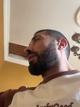 Snapshot of djtimka chatting on 12/18/25, 05:57 djtimka online show from 12/18/25, 05:57