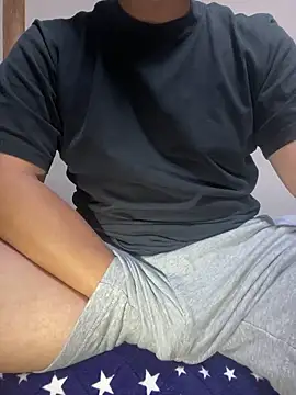 Snapshot of sakuto07 chatting on 10/31/25, 01:34 sakuto07 online show from 10/31/25, 01:34