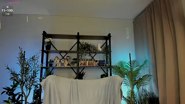 careful i bite nya online show from 10/18/25, 03:02