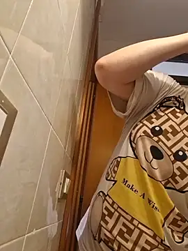 perla97 online show from 02/18/25, 08:47