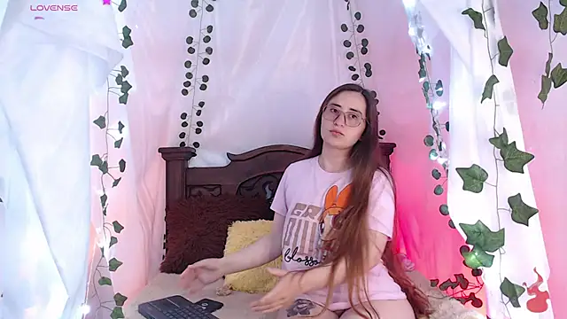 centaurigirl online show from 02/24/25, 04:38