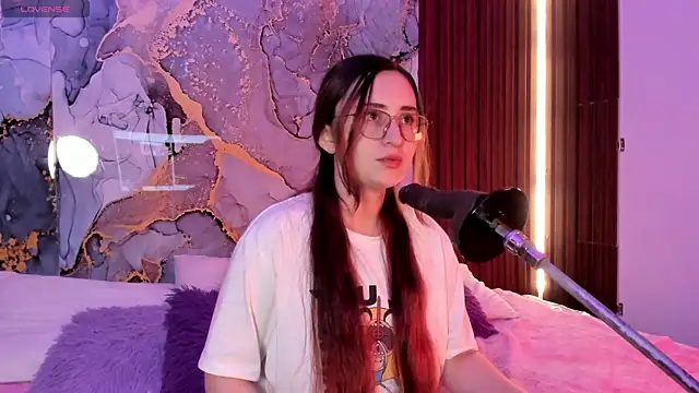 centaurigirl online show from 11/21/25, 04:00