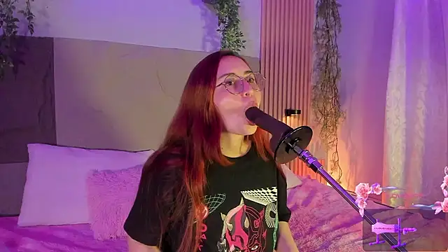 centaurigirl online show from 02/16/26, 04:08