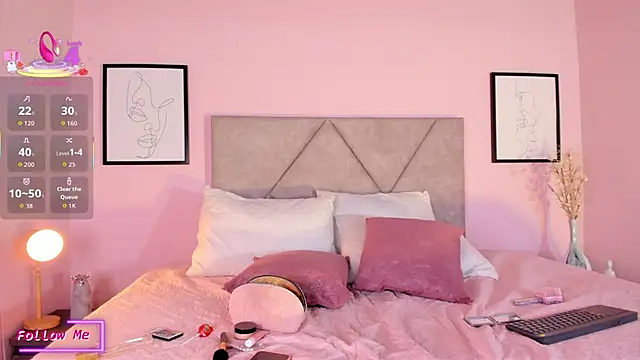 Emilyh  online show from 09/12/25, 10:37