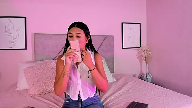 Emilyh  online show from 10/22/25, 10:37