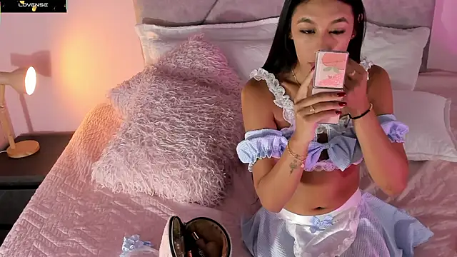 Emilyh  online show from 11/06/25, 10:38