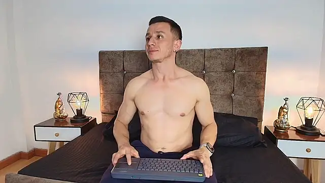 Andrewfalcon online show from 01/18/25, 06:10