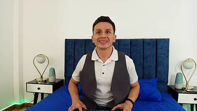 Andrewfalcon online show from 03/21/25, 07:24