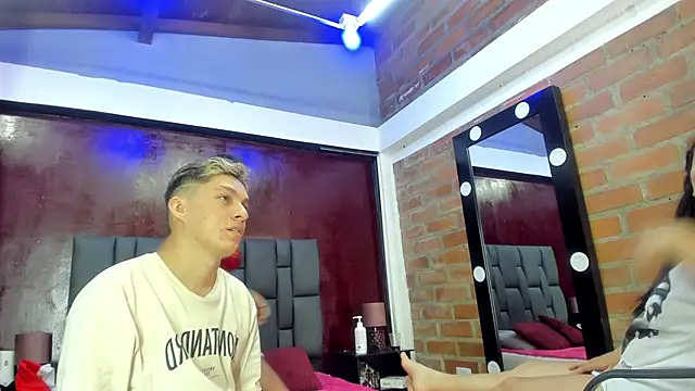 EmilyHot 1 online show from 12/13/24, 01:01