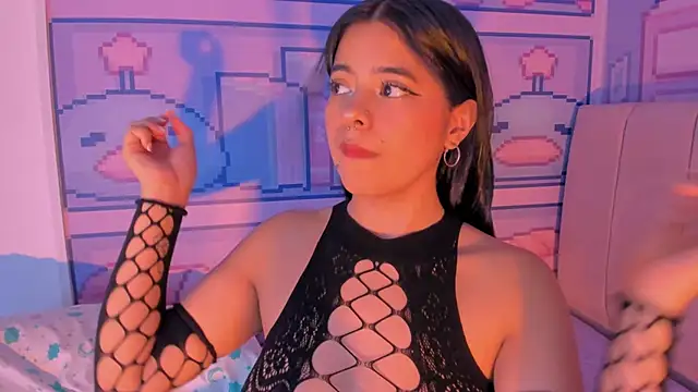 Snapshot of _18alice chatting on 12/15/24, 03:02 18alice online show from 12/15/24, 03:02