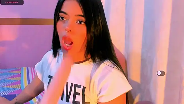 Snapshot of _18alice chatting on 12/17/24, 02:23 18alice online show from 12/17/24, 02:23