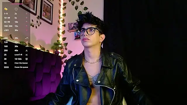 LyleBennett  online show from 02/01/25, 09:54