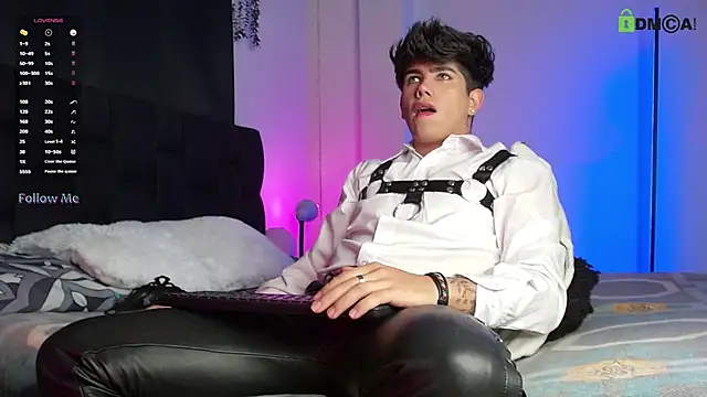 LyleBennett  online show from 10/26/25, 10:54