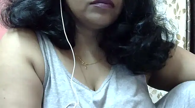 Riya riyaa online show from 01/06/25, 04:34