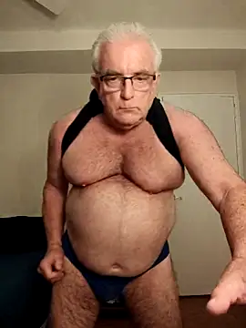 Shoreguy69 online show from 12/18/25, 07:58