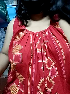 Snapshot of BERRY_00 chatting on 10/08/25, 10:57 BERRY 00 online show from 10/08/25, 10:57