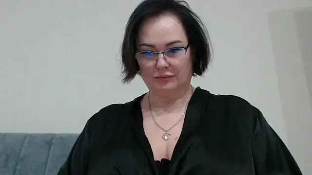 Nora Star online show from 10/02/25, 06:48